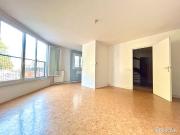 Grand appartement 2 chambres en duplex face a V2