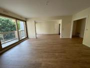 Grand Appartement Calme sur cour avec double séjour