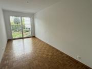 Large 3.5 room apartment available immediately!