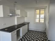 Grand appartement rénové en centre ville, Cloyes les...