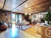 Grand chalet à rénover Tout proche du centre village de...