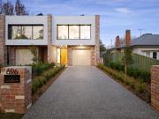 Individually Titled Luxury Home in the Heart of Albury