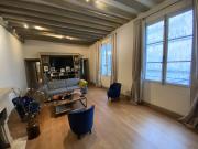 GRAND DEUX PIÈCES SUR LA PLACE DES VOSGES