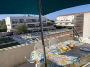 Grand duplex de 50 m2 avec vue sur piscine dans résidence re