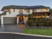 Grand Family Haven with Breathtaking Views & Sparkling Pool
