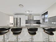 GRAND FAMILY HOME IN CENTRAL LOCATION