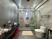 Grand Family Living: 600 sqm Pre Owned Luxury Home in...