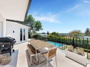 Grand family residence in a quiet but convenient position