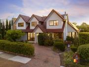 Grand Inner South Family Residence in Coveted Griffith