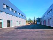 Grand local d’activité avec cour privative – Idéal...