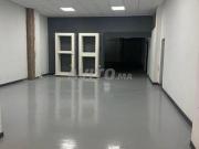 Grand magasin rénové de 350 m² à Beauséjour