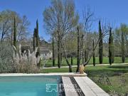 Grand mas et moulin au coeur d'un lieu enchanteur