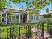 Grand Residence in a Coveted Location Grand Residence in a Coveted Location