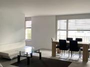 Grand studio dans bâtiment adapté