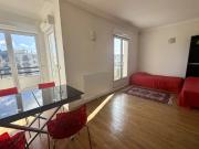 Grand studio en étage élévé avec balcons