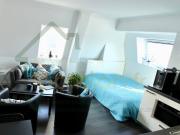 Grand studio Hyper centre Proche école Elisa