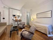 GRAND STUDIO MEUBLÉ PARIS AU COEUR DU MARAIS