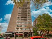 Grand studio renové avec Vue et Balcon! Tout inclus