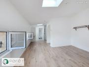 Grand studio rénové dernier étage