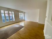 Grand studio vide avec cave et parking