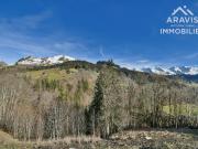 Grand terrain constructible face aux Aravis avec PC