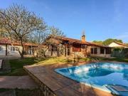 Grande casa em conjunto com outra em condominio mais piscina