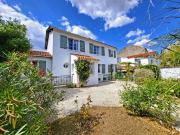 Grande et belle maison familiale avec jardins privés au...