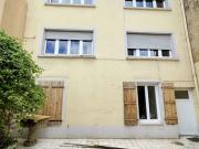 Grande maison avec dépendances et jardin