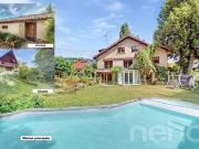 Grande maison avec piscine, dépendances, chalet et fort...