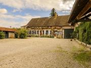 Grande Maison de Charme à Vendre dans Village avec Commerces