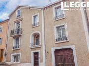 Grande maison de six chambres 320m², deux salles de...