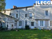 Grande maison de ville avec charme, grand jardin privé...