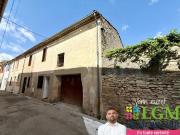 Grande maison de ville avec extérieur et garage