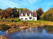 Grande maison familiale pieds dans l'eau, entre...