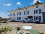 Grande propriété attrayante avec grange, immense garage... Grande propriété attrayante avec grange, immense garage...