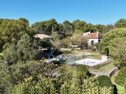 Grande propriété avec maison, mazet et terrain arboré à...