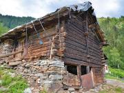 Grande rustico da ristrutturare con terreno molto...