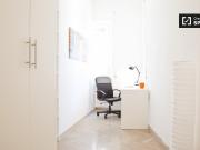 Grande stanza in appartamento a San Paolo, Roma