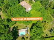 Grande Villa avec terrain clos, dépendance et piscine