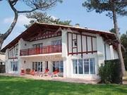 GRANDE VILLA FAMILIALE LES BRISANTS