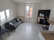 Grandes chambres meublées avec coin salon