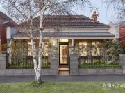 Grandeur and class in luxury surrounds Grandeur and class in luxury surrounds