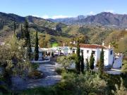 Grandiosa propiedad con carácter y estilo rústico, con...