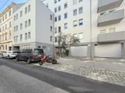 Grandmas Time Machine Zurück in die Zukunft im 9. Bezirk!