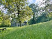 Grange en Pierre sur 3 ha de Bois