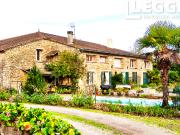 Grange entièrement restaurée en maison d'habitation