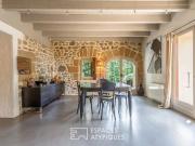 Grange rénovée avec terrain et son jaccuzzi extérieur
