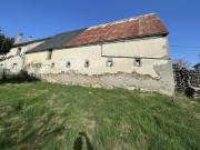 Grange sur écurie à aménager