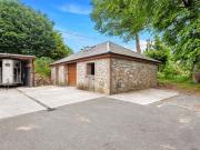 Granite Stone Fronted Residence On c. 0.9 Acre / 0.35...