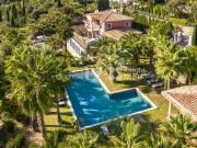 Grasse: Une Luxueuse Villa Provençale avec Vue...